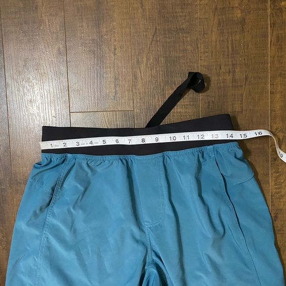 COPY - Lululemon blue shorts with drawstring - Picture 3 of 4